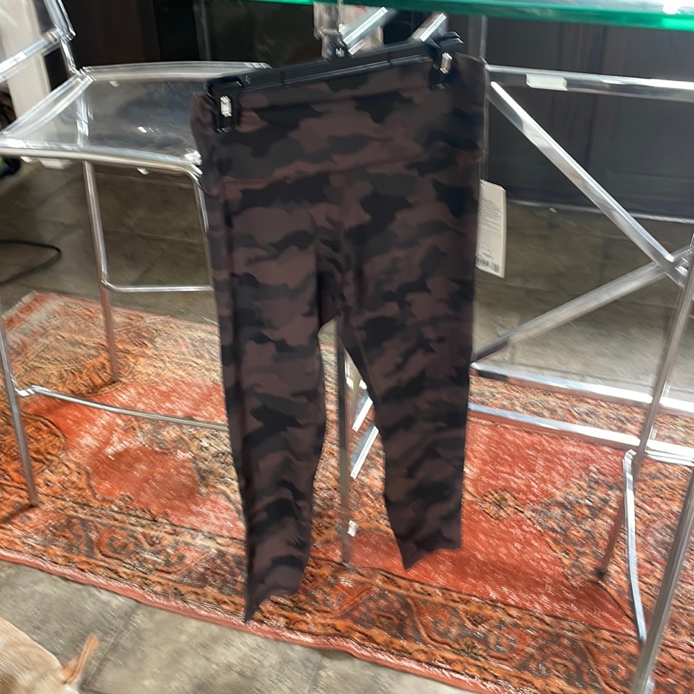 Lululemon new with tags size 10 camo print align HR pant 2.5 inches.